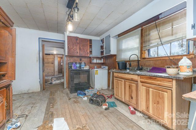 617 Hames Ridge Road, Mooresboro, NC 28114