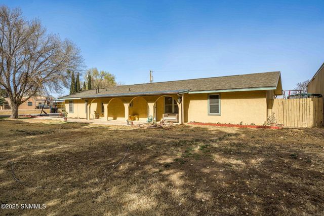 4300 N Valley Drive, Las Cruces, NM 88007