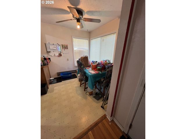 9948 Se HOLGATE Blvd, Portland, OR 97266