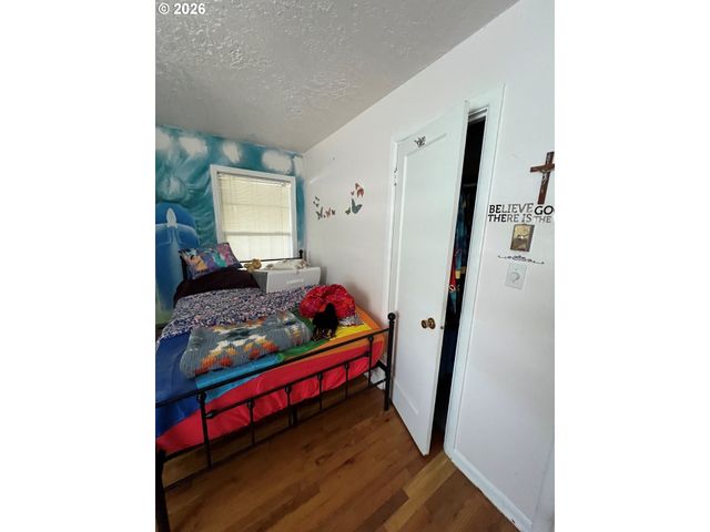 9948 Se HOLGATE Blvd, Portland, OR 97266