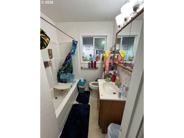9948 Se HOLGATE Blvd, Portland, OR 97266