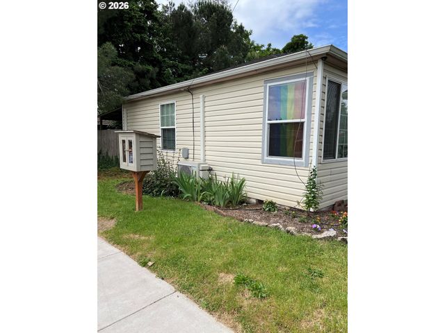 9948 Se HOLGATE Blvd, Portland, OR 97266