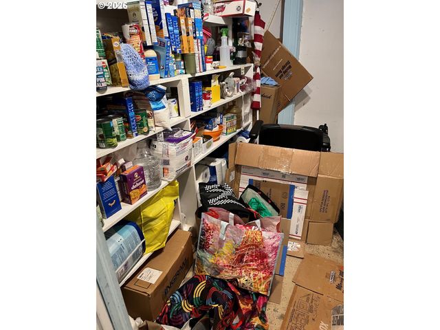 9948 Se HOLGATE Blvd, Portland, OR 97266