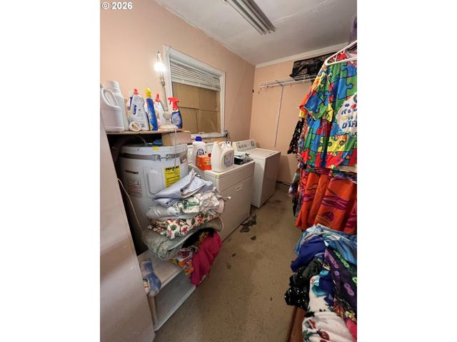 9948 Se HOLGATE Blvd, Portland, OR 97266