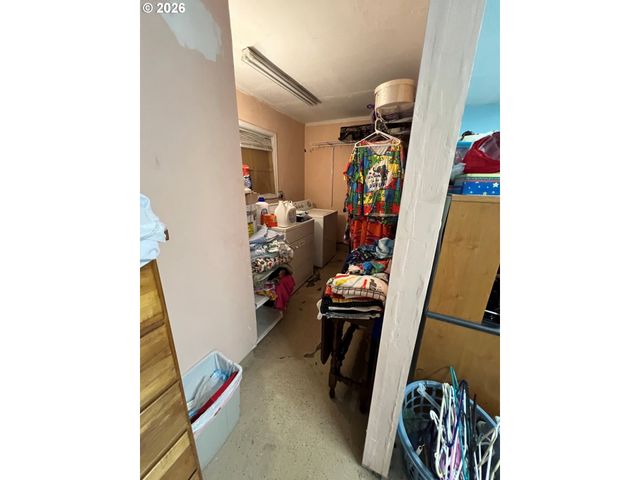 9948 Se HOLGATE Blvd, Portland, OR 97266