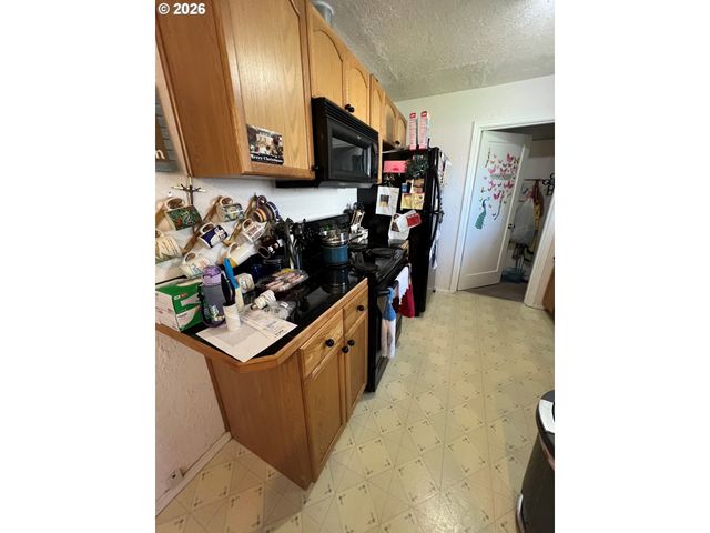 9948 Se HOLGATE Blvd, Portland, OR 97266