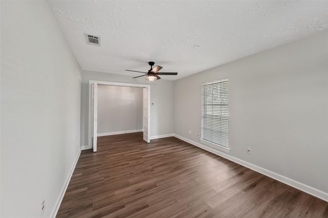 1923 Briarcreek Boulevard, Houston, TX 77073