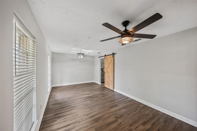 1923 Briarcreek Boulevard, Houston, TX 77073