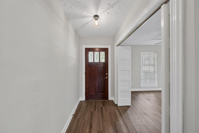 1923 Briarcreek Boulevard, Houston, TX 77073