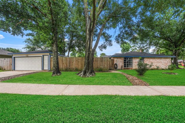 1923 Briarcreek Boulevard, Houston, TX 77073