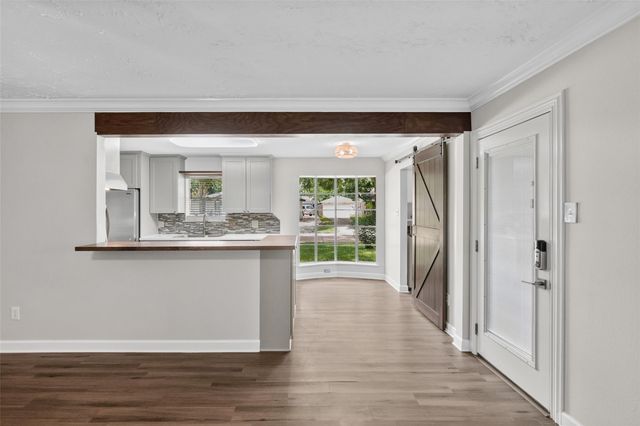 1923 Briarcreek Boulevard, Houston, TX 77073