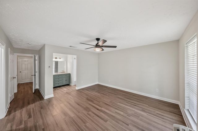 1923 Briarcreek Boulevard, Houston, TX 77073