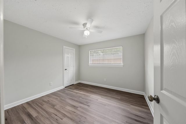 1923 Briarcreek Boulevard, Houston, TX 77073