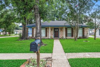 1923 Briarcreek Boulevard, Houston, TX 77073