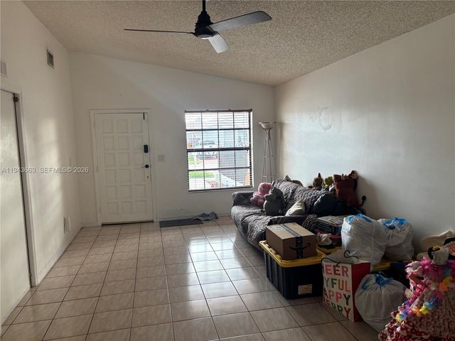 2741 W 74th St, Hialeah, FL 33016