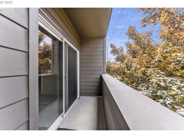 4320 S CORBETT Ave 202, Portland, OR 97239