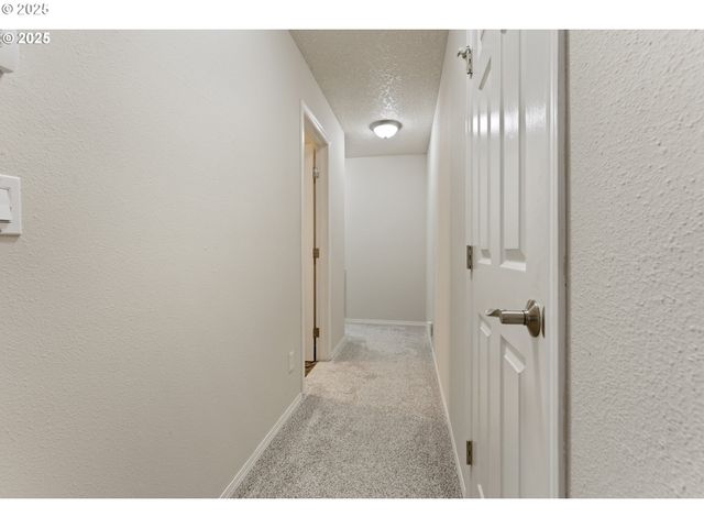 4320 S CORBETT Ave 202, Portland, OR 97239