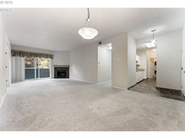 4320 S CORBETT Ave 202, Portland, OR 97239