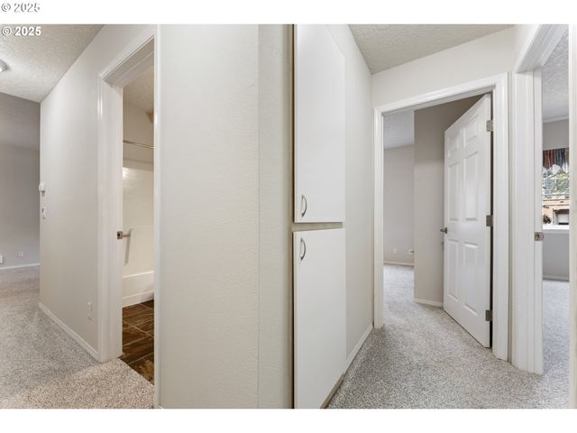 4320 S CORBETT Ave 202, Portland, OR 97239