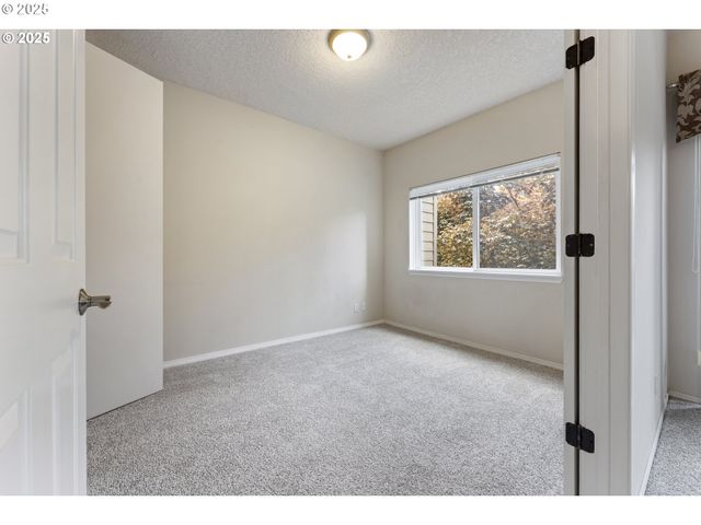 4320 S CORBETT Ave 202, Portland, OR 97239