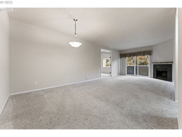 4320 S CORBETT Ave 202, Portland, OR 97239