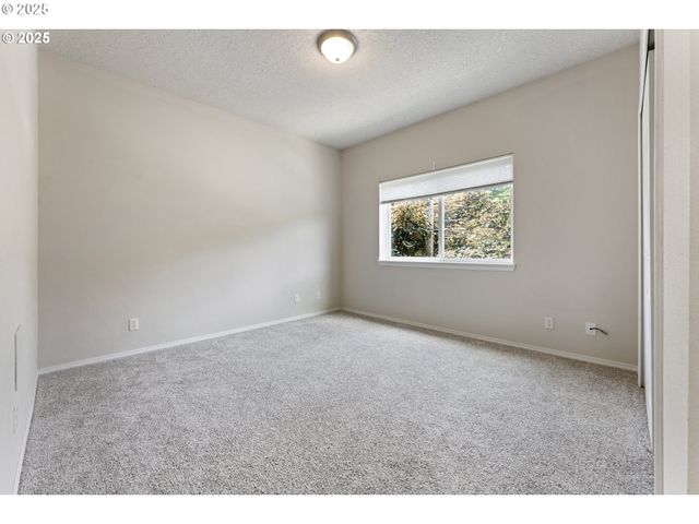 4320 S CORBETT Ave 202, Portland, OR 97239