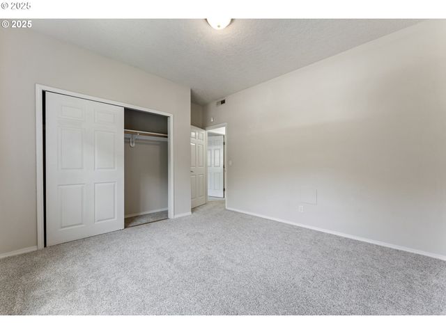 4320 S CORBETT Ave 202, Portland, OR 97239