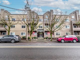 4320 S CORBETT Ave 202, Portland, OR 97239