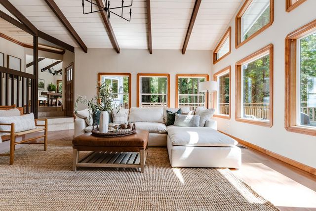 23535 Treeview Trail, Los Gatos, CA 95033