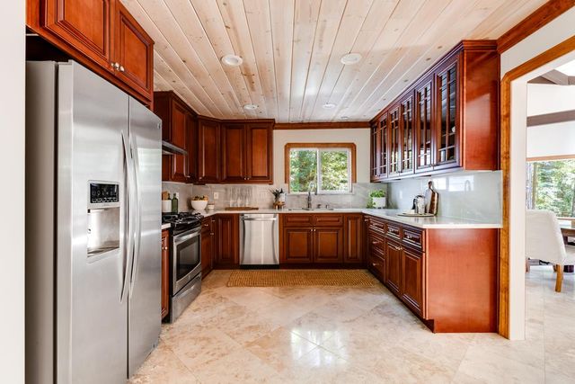 23535 Treeview Trail, Los Gatos, CA 95033