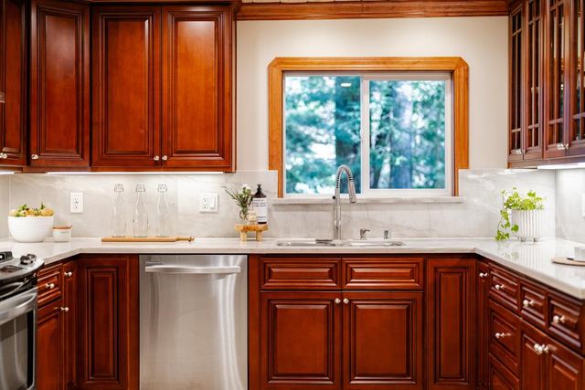 23535 Treeview Trail, Los Gatos, CA 95033