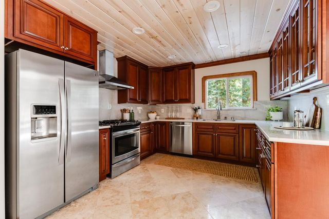 23535 Treeview Trail, Los Gatos, CA 95033