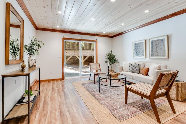 23535 Treeview Trail, Los Gatos, CA 95033