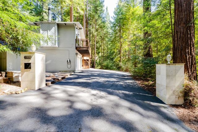 23535 Treeview Trail, Los Gatos, CA 95033