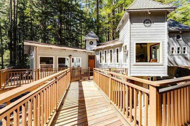 23535 Treeview Trail, Los Gatos, CA 95033