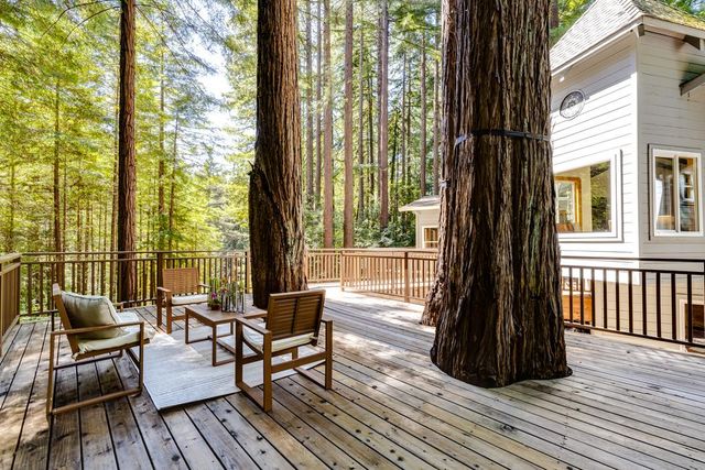 23535 Treeview Trail, Los Gatos, CA 95033