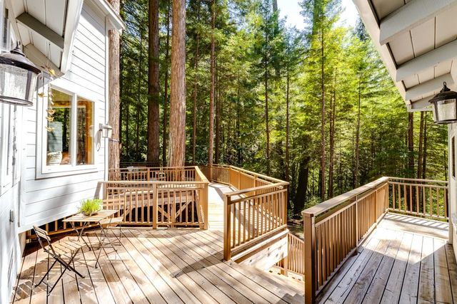 23535 Treeview Trail, Los Gatos, CA 95033