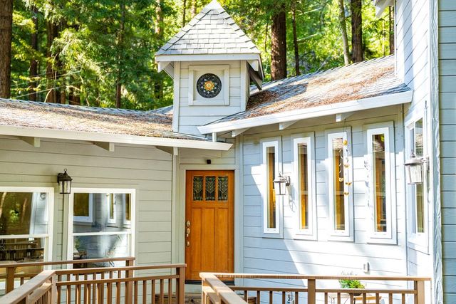 23535 Treeview Trail, Los Gatos, CA 95033