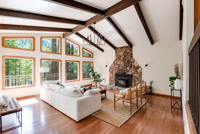 23535 Treeview Trail, Los Gatos, CA 95033