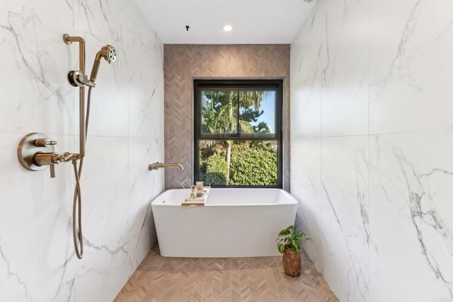 2411 Sacada Circle, Carlsbad, CA 92009