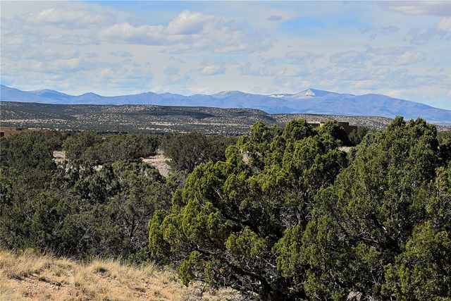 20 Hacienda Caballero, Santa Fe, NM 87506