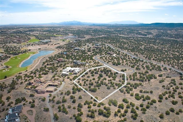 20 Hacienda Caballero, Santa Fe, NM 87506