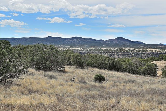 20 Hacienda Caballero, Santa Fe, NM 87506