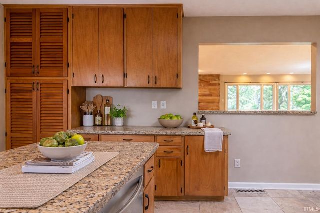 711 S Clifton Avenue, Bloomington, IN 47401