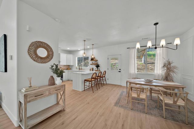 6066 Terra Linda Way, Redding, CA 96003