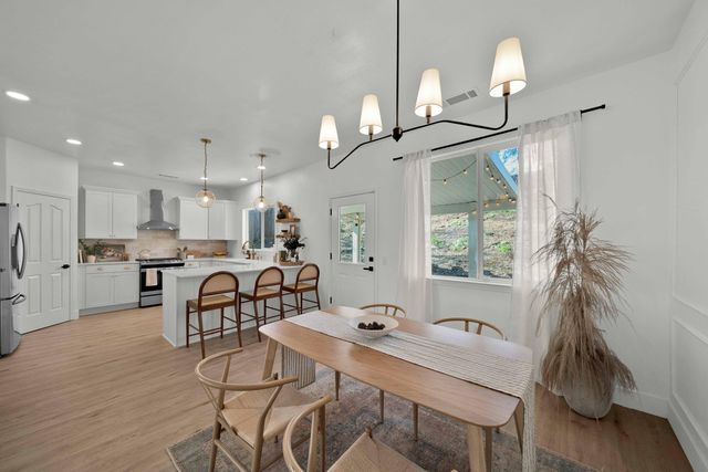 6066 Terra Linda Way, Redding, CA 96003