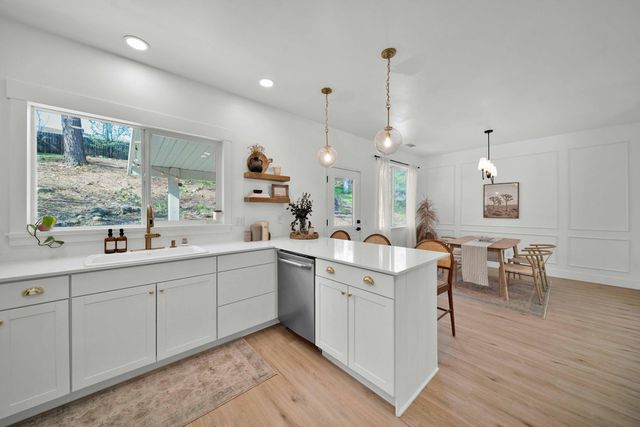 6066 Terra Linda Way, Redding, CA 96003