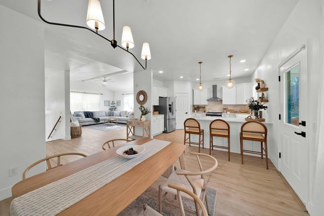 6066 Terra Linda Way, Redding, CA 96003