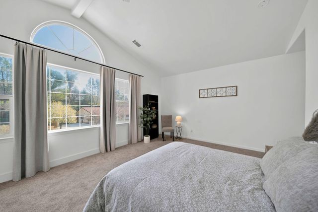 6066 Terra Linda Way, Redding, CA 96003