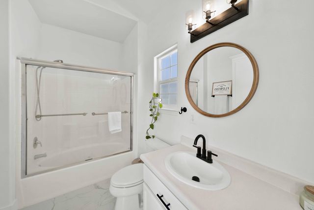 6066 Terra Linda Way, Redding, CA 96003